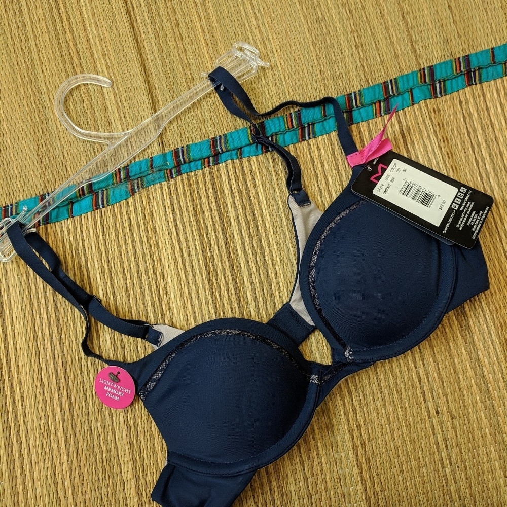 Maidenform underwire Demi coverage memory foam bra